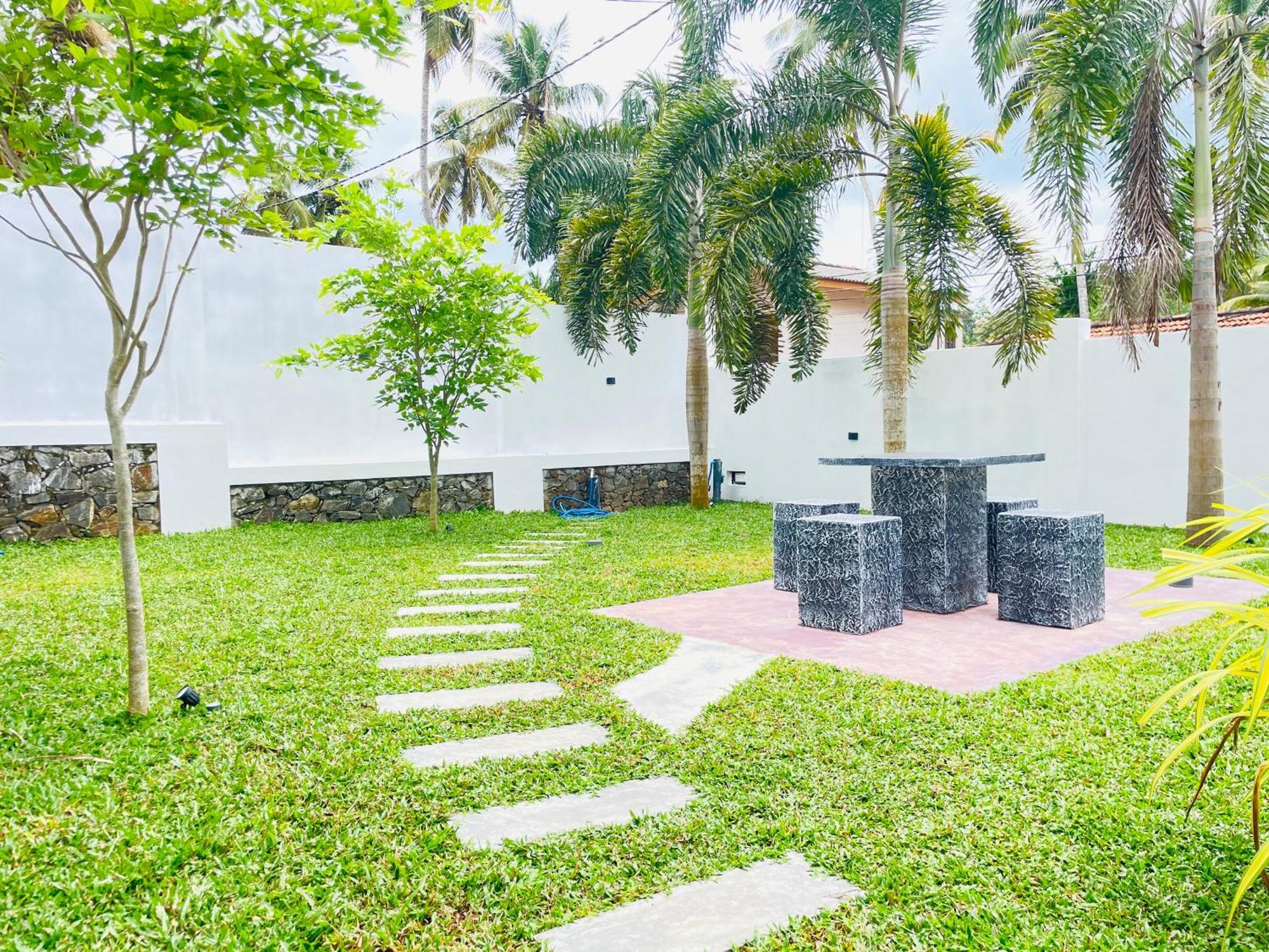 Thara Inn Villa Dikwella Exterior foto